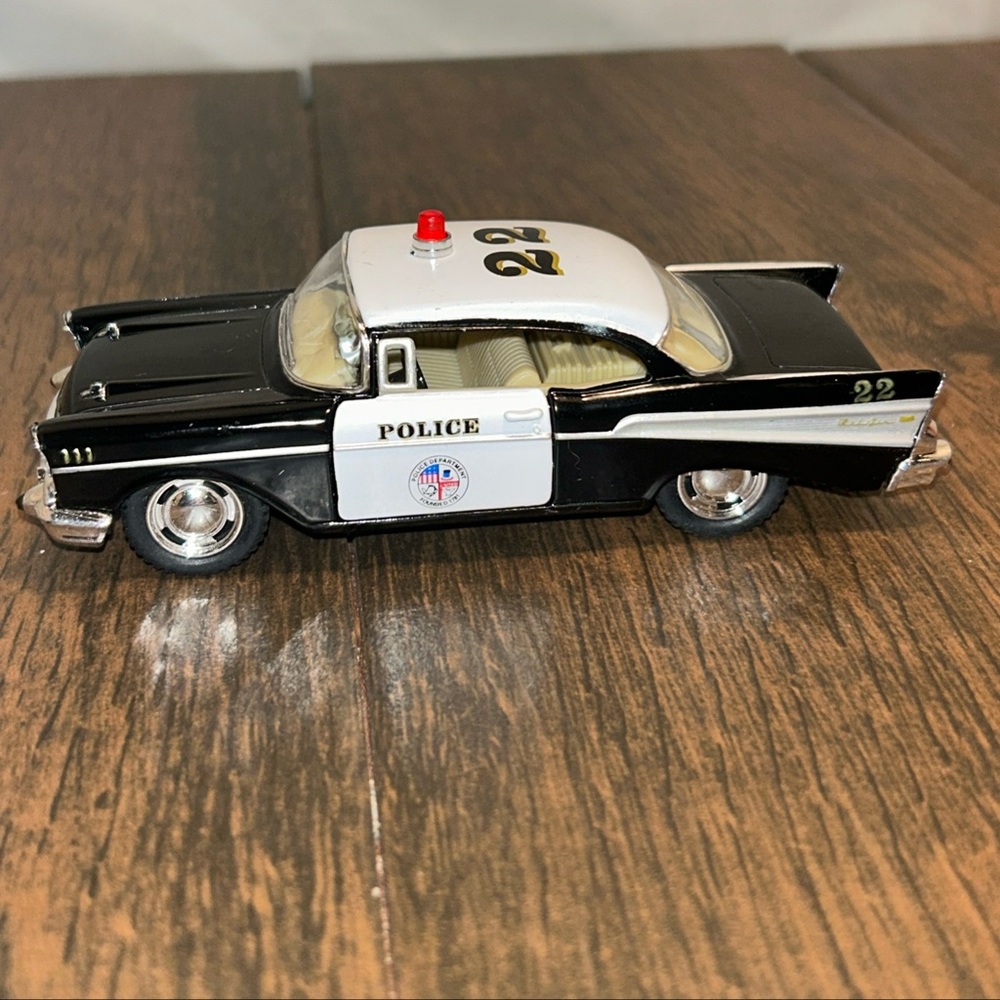 Kinsmart Chevy Bel Air 1957 Jet Black Hardtop 1/40 Scale Diecast Car